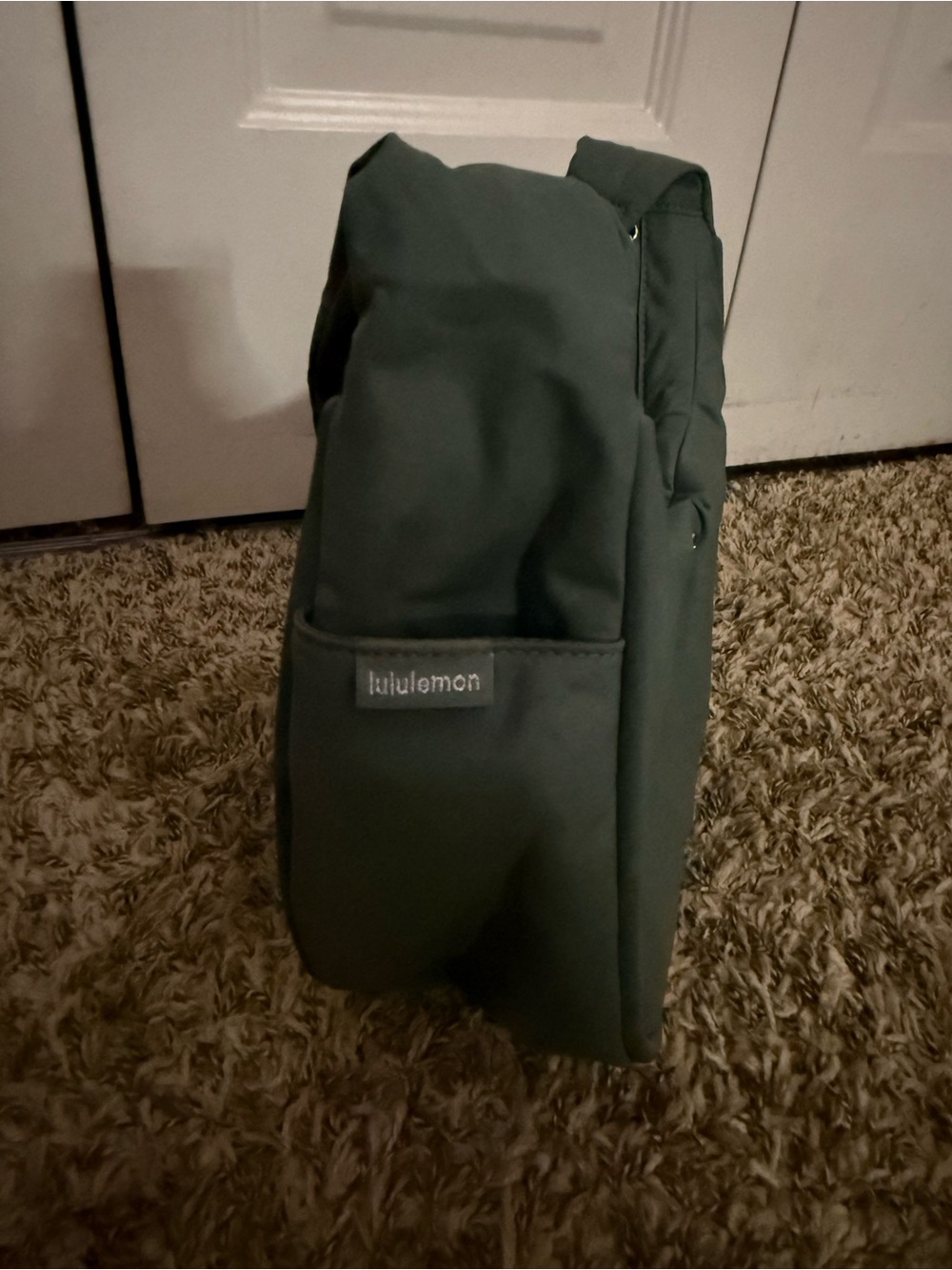 lululemon athletica Women's Shoulder Bag in Eucalyptus Green - Picture 5 of 7
